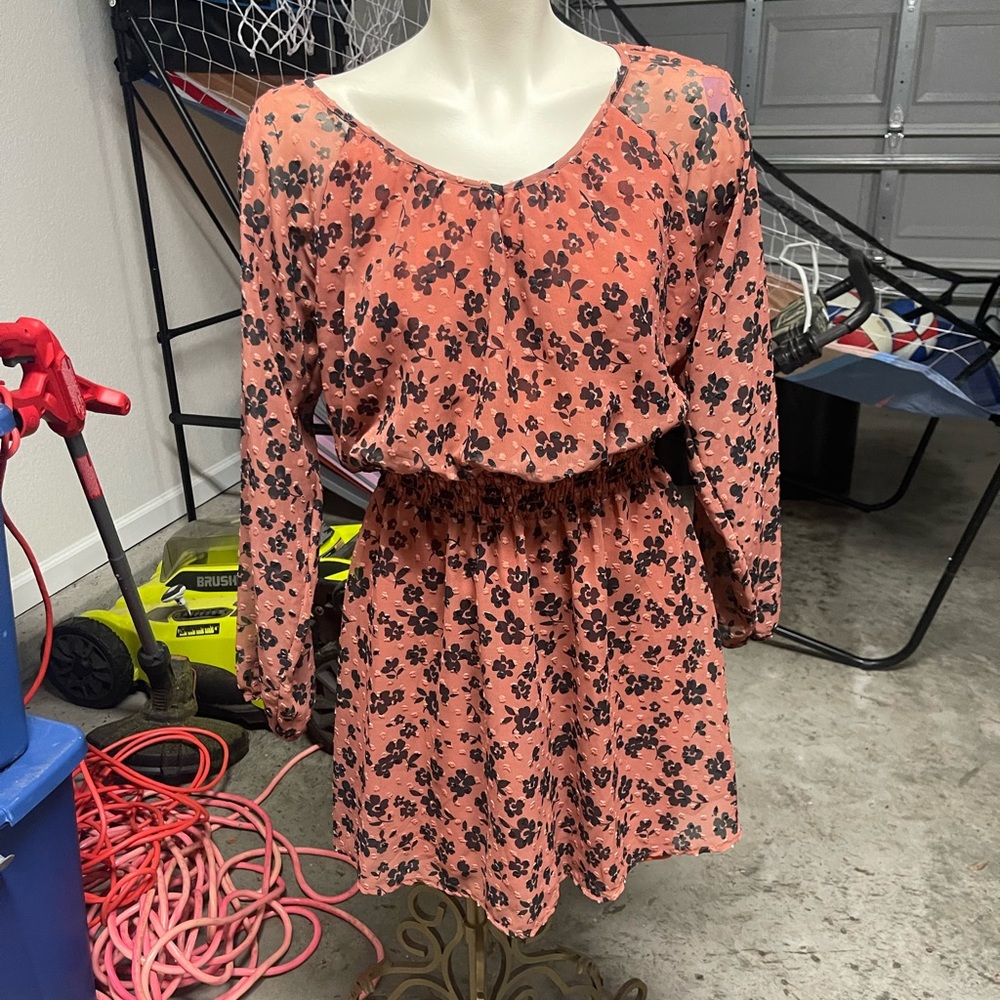 Adorable dress!